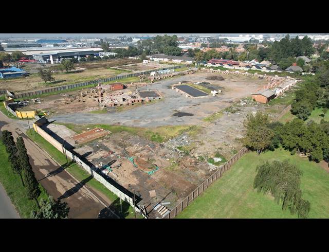 15,900M² VACANT LAND FOR SALE IN NEW MARKET